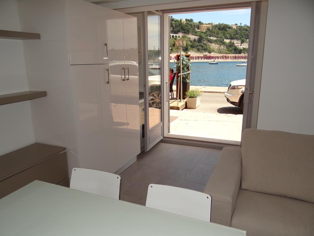 Les Pieds Dans La Mer Best Place Villefranche-sur-Mer Bagian luar foto